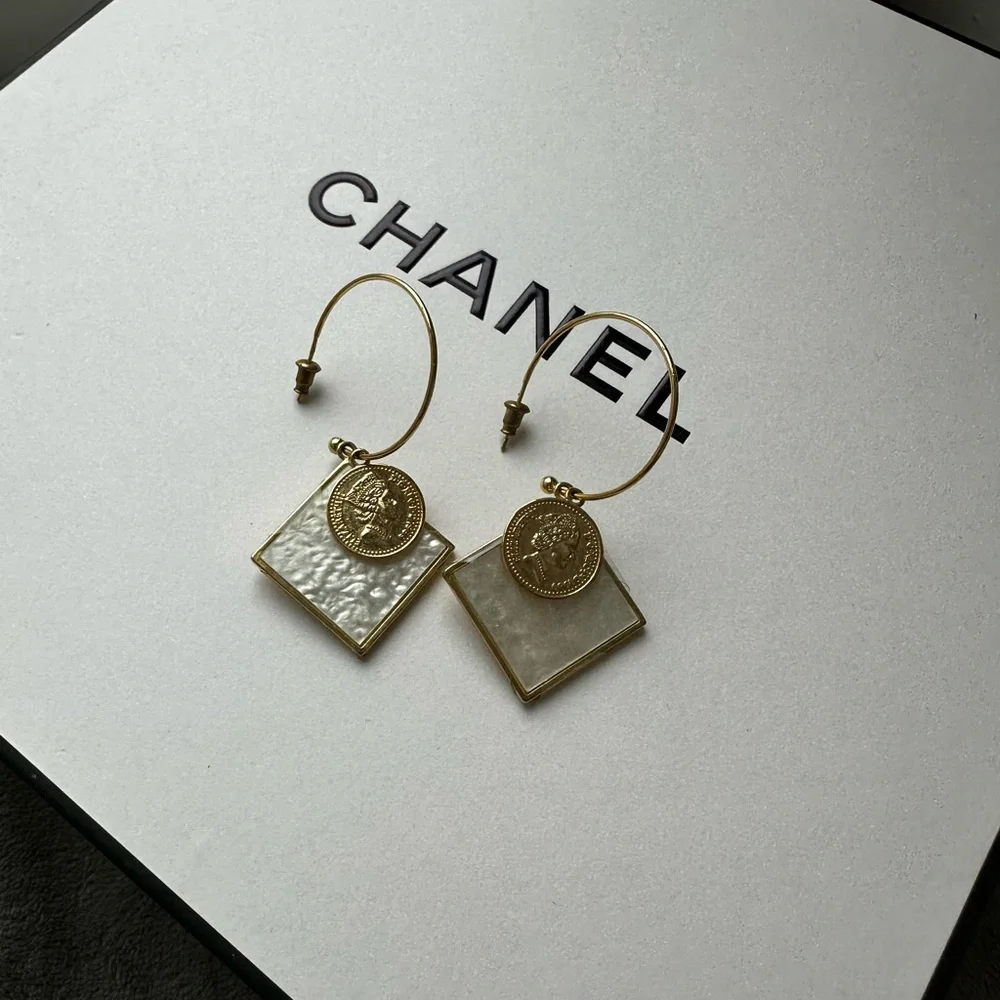 Earrings - Picture 6 of 6